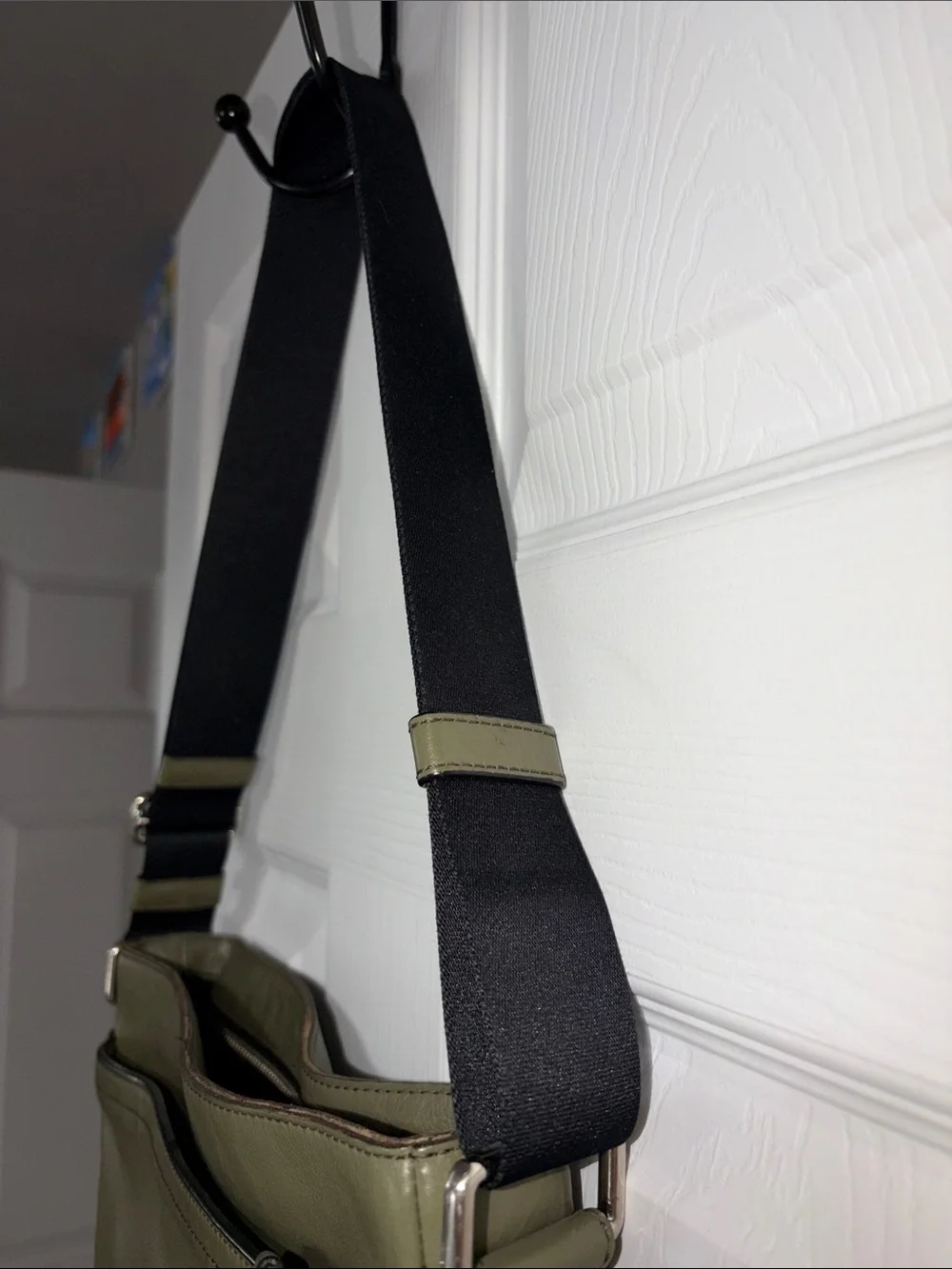 Coach f71745. Mens Olive Green Crossbody Sling Bag - Minimal Leather Design
